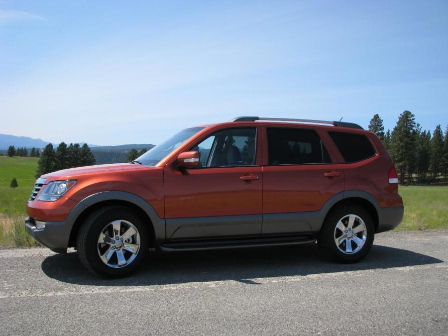  Kia Borrego 2009 года  (фото 60 из 345)